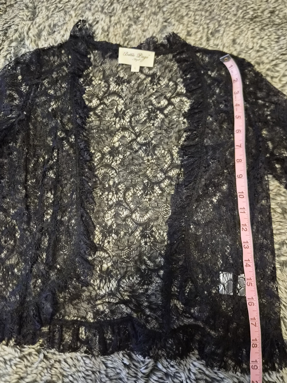 Bettie Page Cropped Lace Bolero - Picture 6 of 9